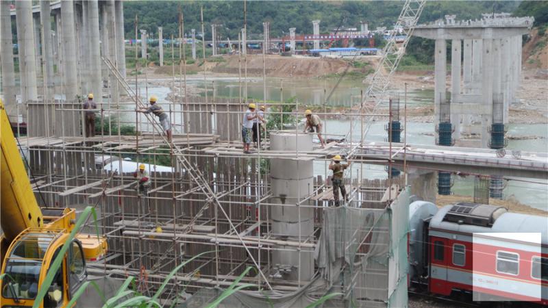 跨高速公路施工 - 3